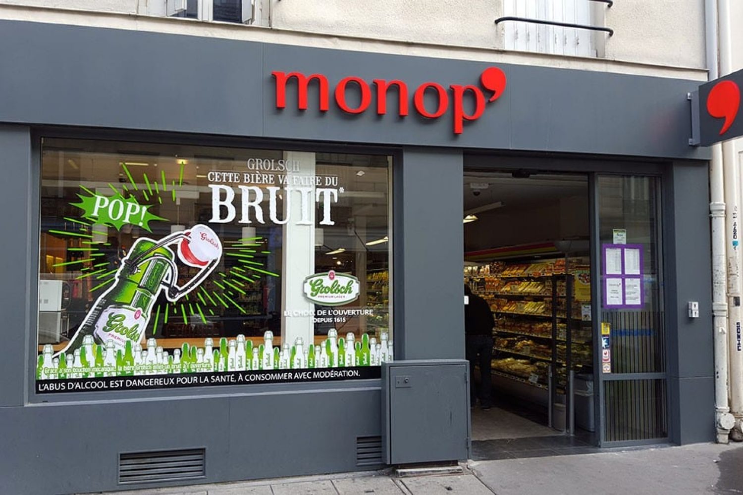 La décoration de vitrine pour les commerçants (vitrophanie)